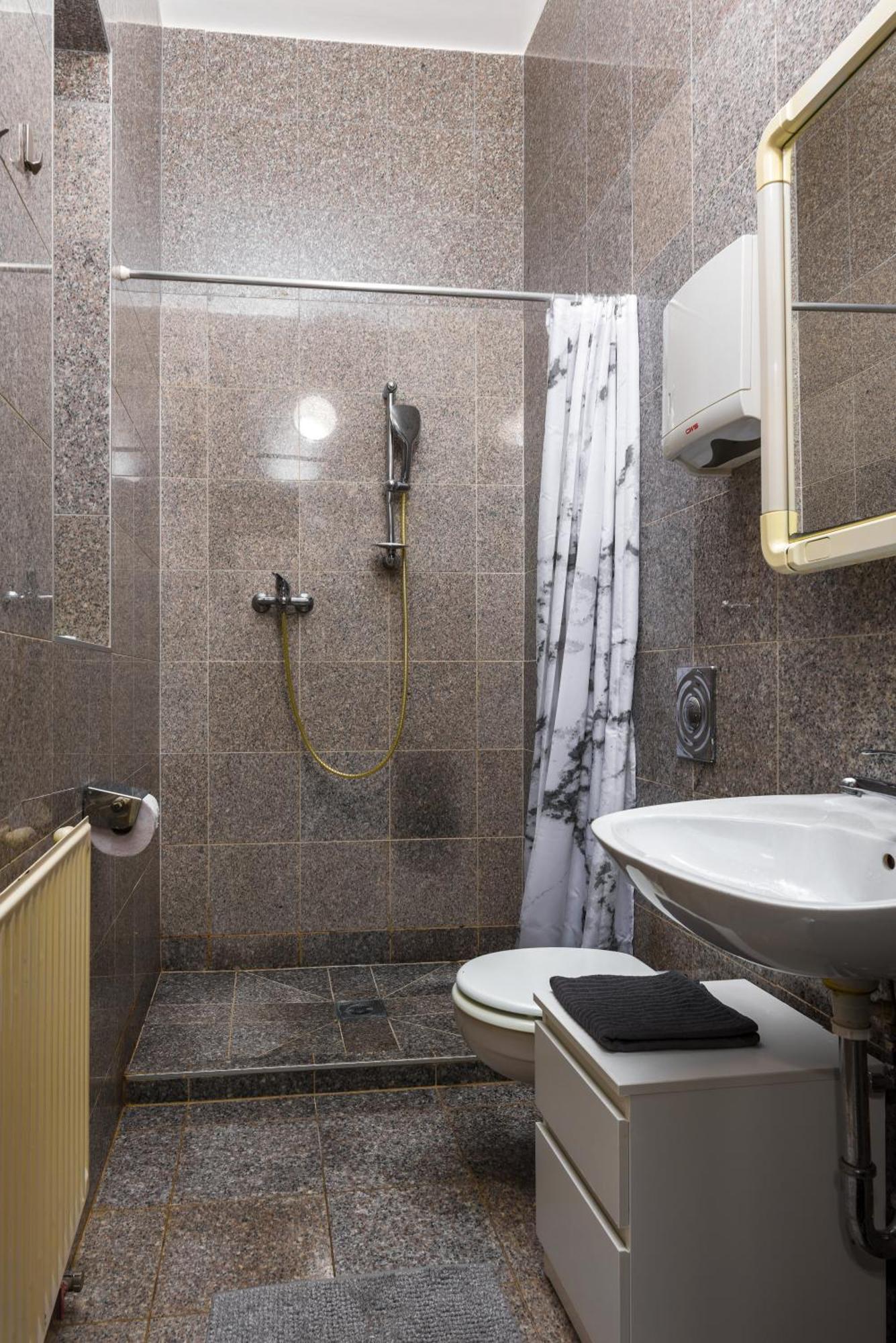 Apartment Cozy 1bd In Historic Building Wien