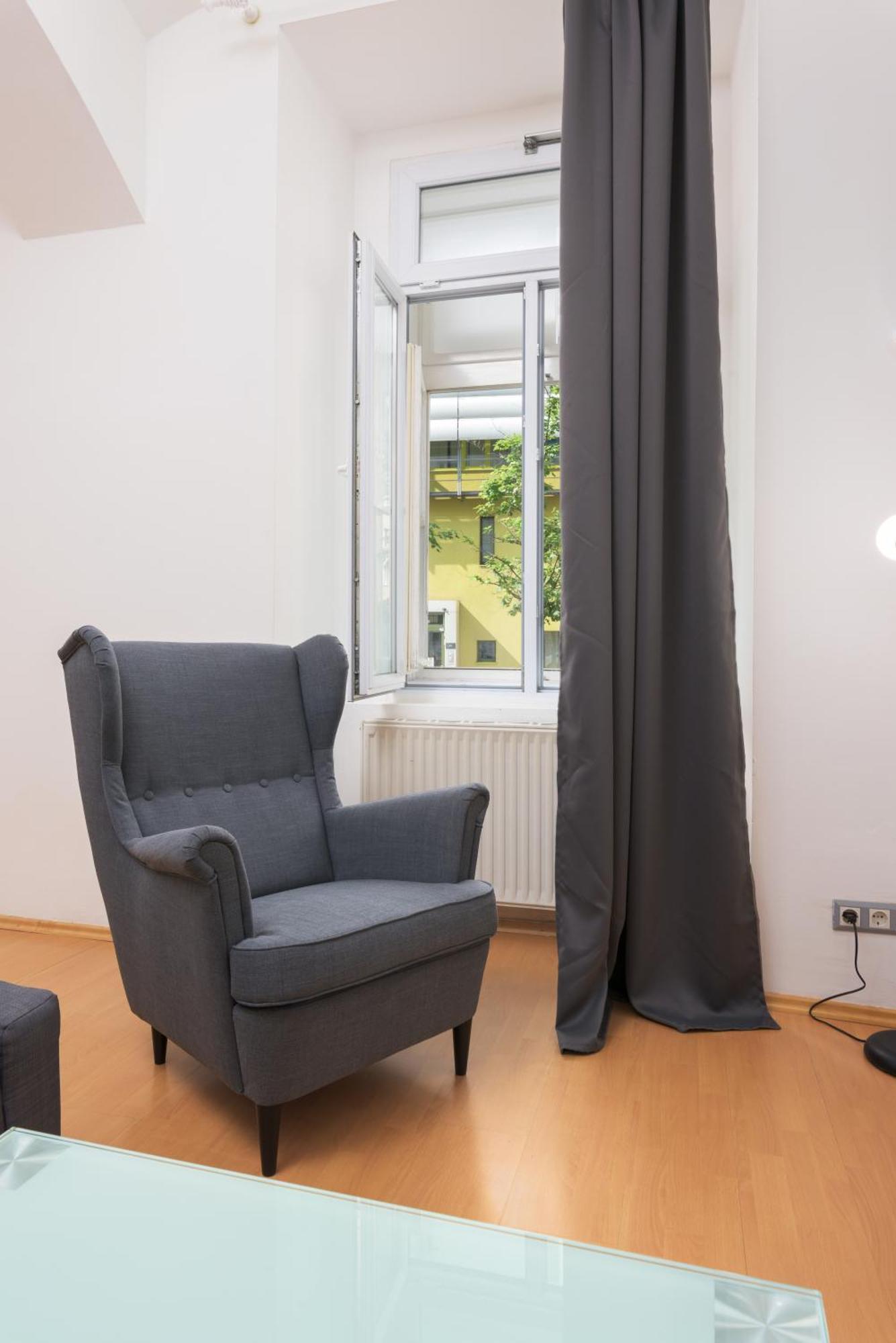 Cozy 1bd In Historic Building * Wien